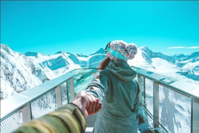 Magical snow proposal in the Swiss Apls